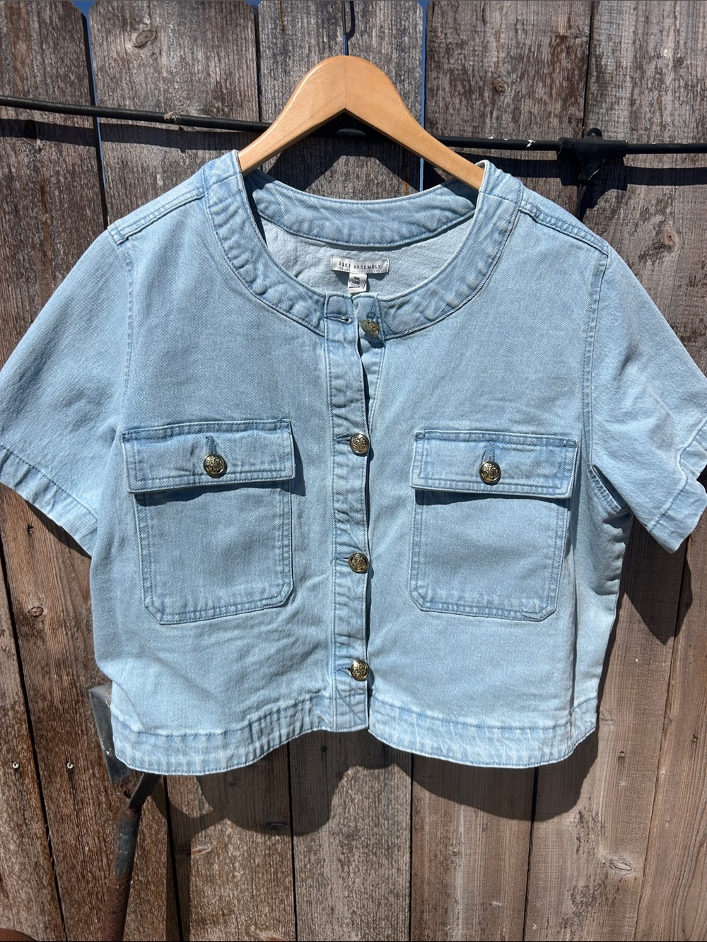 Light Wash Short-Sleeve Denim Jacket with Patch Pockets